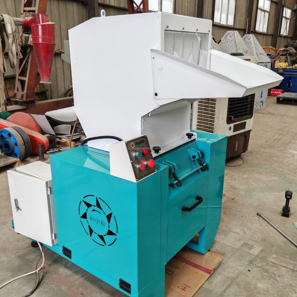 350kg/H-500kg/H PVC Pipe Crusher Machine PMMA PS Plastic Pipe Crusher