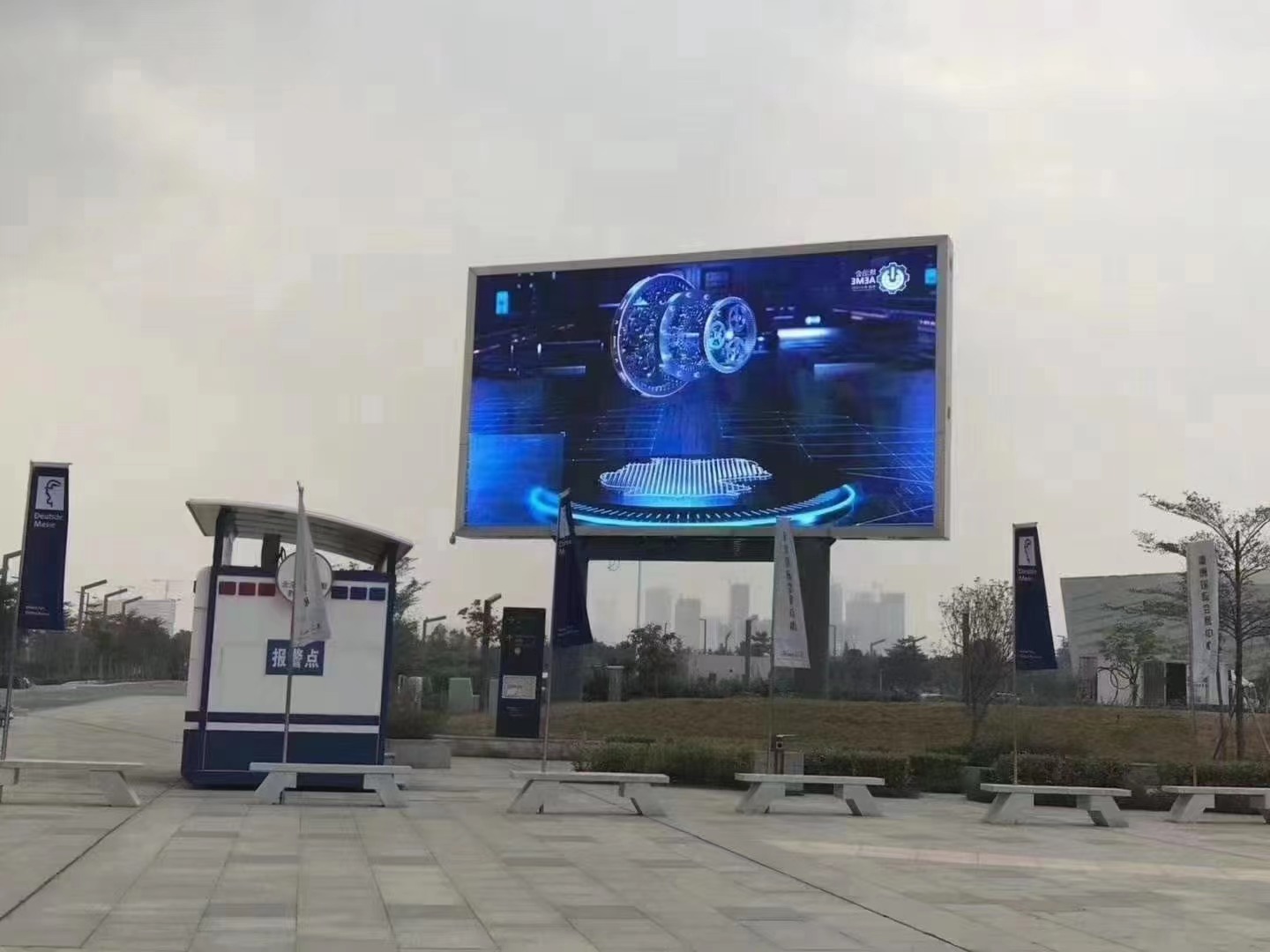 Видео- показывая P4 RGB на открытом воздухе дисплей СИД для высокой яркости Adveristing
