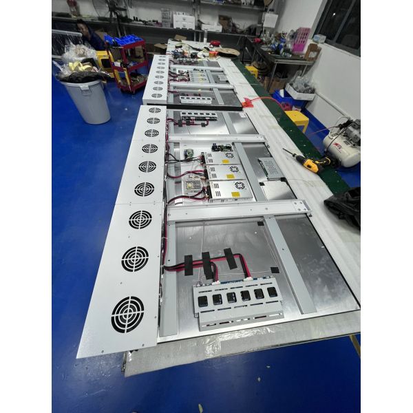 65 Inch 4K Resolution IP65 Waterproof Outdoor Digital Signage LCD Advertising Billboard