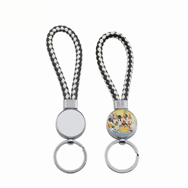 Des porte-clés de sublimation en blanc pour voiture avec des cordes tissées à la main Sublimation Cadeaux personnalisés pour l'impression de photos