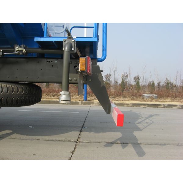 336 camión del envase del agua de HP 8x4/velocidad máxima comercial del camión 75km/H del agua