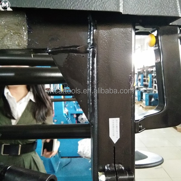 Мощный 1,1 кВт двигатель автомобильного шинного переменника 220В наклоняется назад с помощью рук