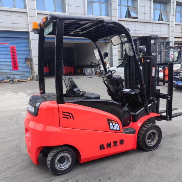 3 toneladas de helicóptero eléctrico Hangzhou montacargas móvil portátil de CA para camiones de paletas minoristas