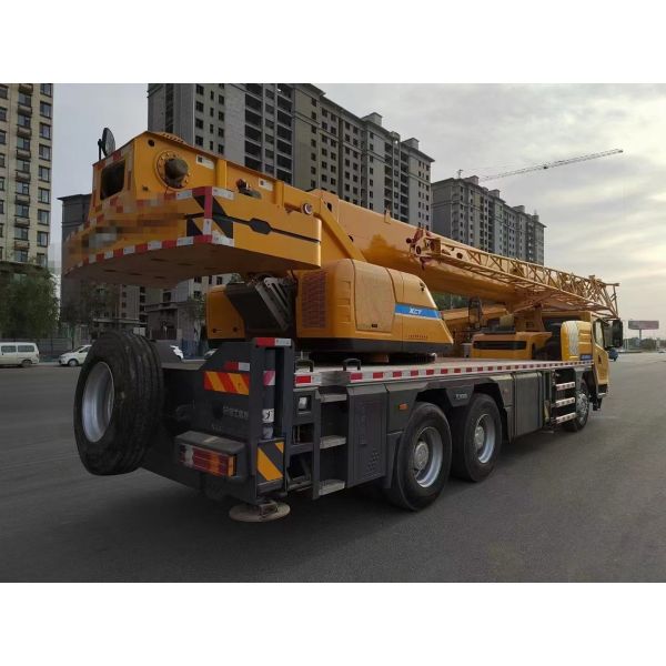 Used CRANE  XCMG 25 TON SANY 80TON ZOOMLION 100ton 90ton  low price good condition 90% new,made in china