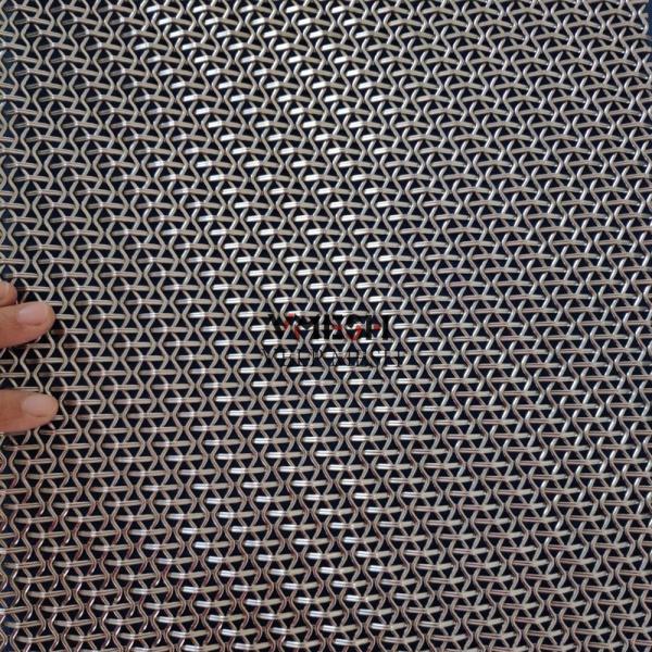 Technique de tissage architectural en tissu métallique pour bardage décoratif