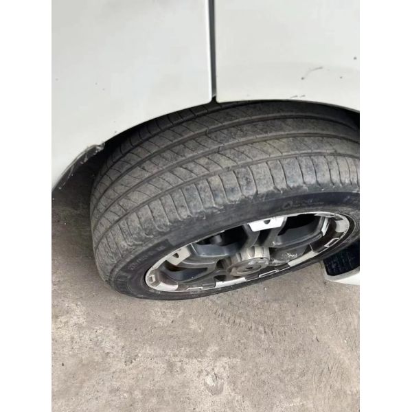Hiace 13-Seat 4-Door Front-Wheel Drive Gasoline Engine Comfort And Accident-Free Second-Hand Minibus
