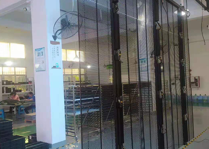 Стеклянный экран 5500cd СИД P3.91 SMD1921 на открытом воздухе прозрачный