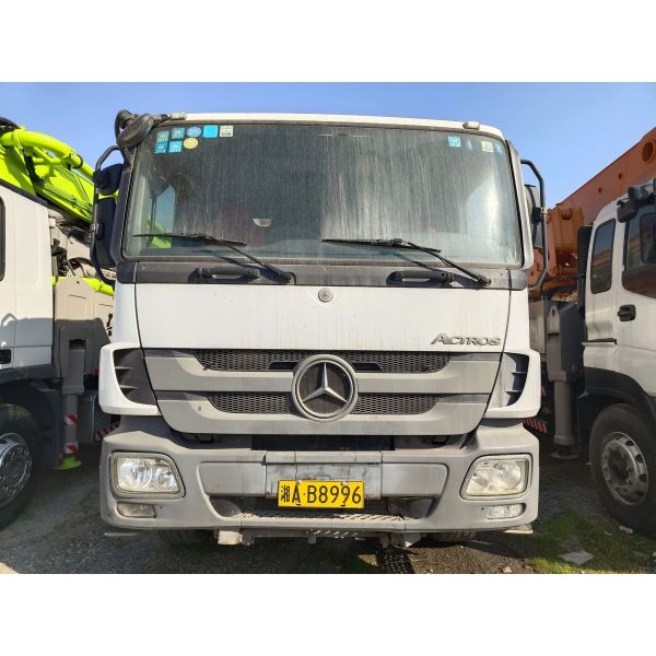 2013 Zoomlion オリジナル 中古 52メートルグリーンコンクリートポンプ