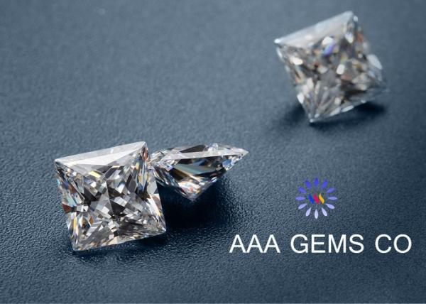 VVS1 Pendant White Square Moissanite RI 2.65 - 2.69 High Hardness