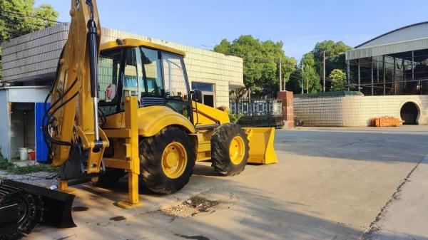JCB 4CX Engine 262 Hp Second Hand Loader with 3.3 M3 Bucket Capacity