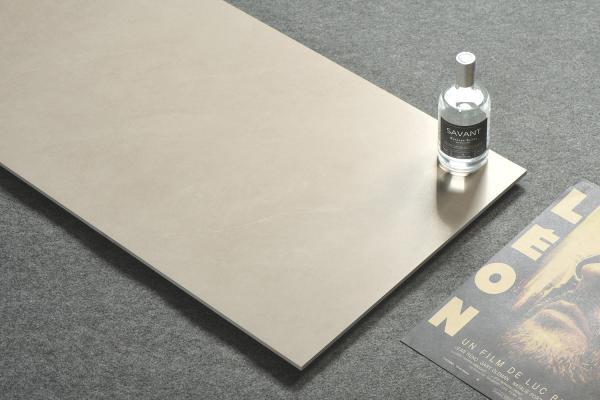 Jaune clair 60x120cm Visage de bébé Porcelaine vitrée Carreaux muraux durables Pour le salon et la salle de bain