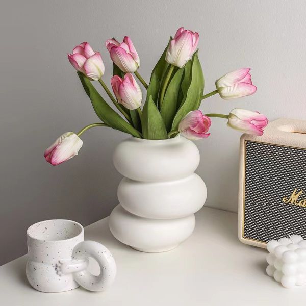 Simulated bouquet with moisturizing touch, tulip high-end flower arrangement, living room cake decoration, fake flower decoration, dried flowers