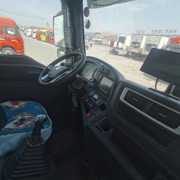 Heavy Duty Towing Truck with Air Suspension Seat and Power Assistance Steering System