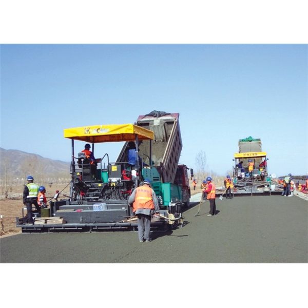 15 Tonne Diesel Engine Concrete Asphalt Paver Machine 300mm Paving Thickness RP903