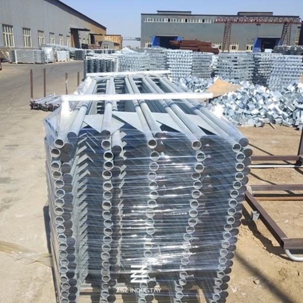 Iron Tube Metal Fence Posts Hot Dipped Galvanizing Fence Panel 150mm Wing Width