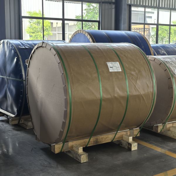 Алюминиевая катушка, покрытая оранжевым цветом для производства