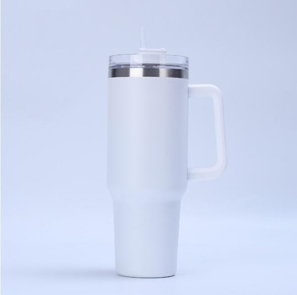 Adventure Quencher Bottle Sport Tubler com tampa de palha reutilizável