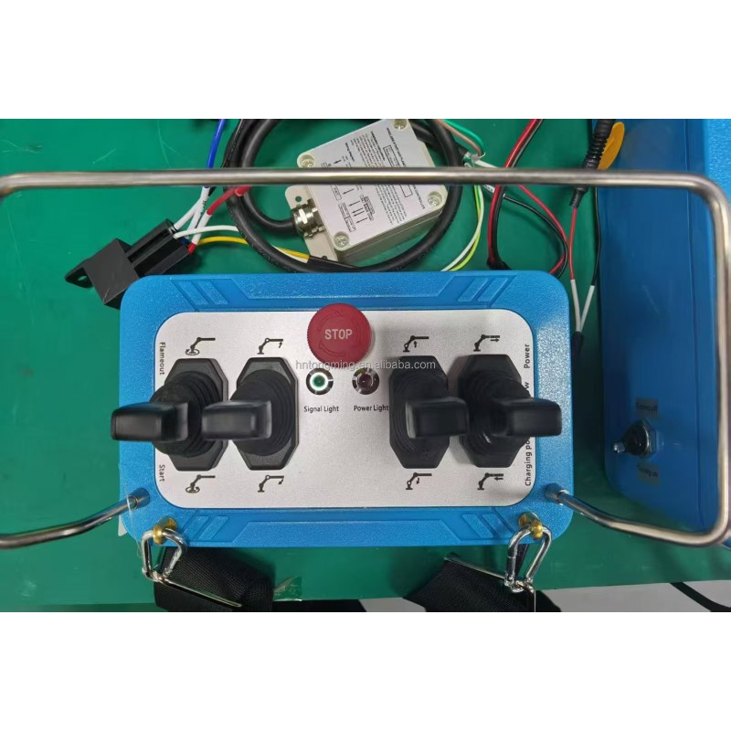 OEM Customizable 4-Link Industrial Wireless Remote Control for Construction Machinery Parts Shipped to Slovenia