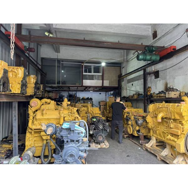 Construction Machinery Engine Cylinder Head Assembly Kubota D902 Engine Parts