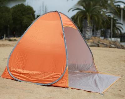 A barraca de acampamento exterior Windproof que caminha 3 imediatos automáticos da pessoa estala acima a barraca