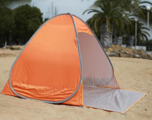 A barraca de acampamento exterior Windproof que caminha 3 imediatos automáticos da pessoa estala acima a barraca