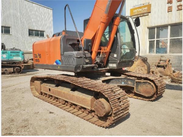 HITACHI ZX195 Excavadora de rastreador usada 18900kg Operación estable con 0.91m3 de cubo