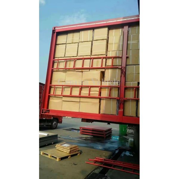 Euro II Howo 6x4 Dump Truck With Tarpaulin Cargo Box