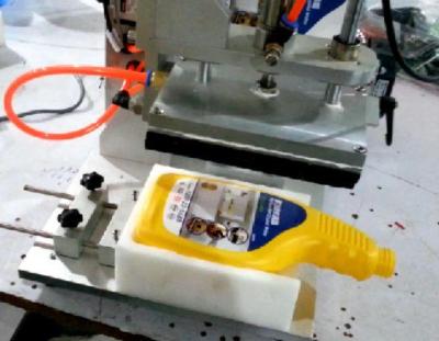 Máquina de etiquetas lisa da garrafa da precisão alta vida útil longa