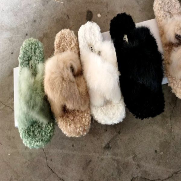 Daily Life Ladies Fur Cross Slippers Fashion Fluffy Faux Fur Slides