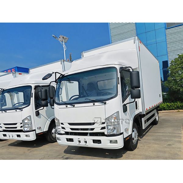 ISUZU 10 тонн полезной нагрузки 4x2 6x4 Box Van Cargo Truck с двигателем 205hp 240hp