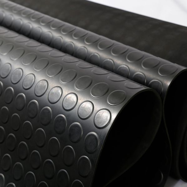 Industrial Use Anti Slip Floor Mat with Round Button Surface and 3mm Thickness for Oil Resistance