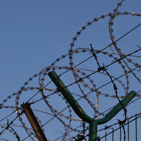 Powder Coated Galvanized Safety Barbed Wire Fencing for Long-Lasting Performance