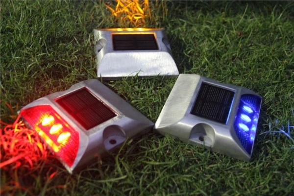 Environmentally Outdoor  Safety Signs  Solar Road Studs Ground Traffic Warning Light