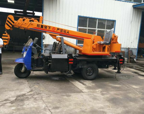 Tricycle Hydraulic Truck Mounted Crane , 3- 5 Ton Lifting Mobile Truck Crane