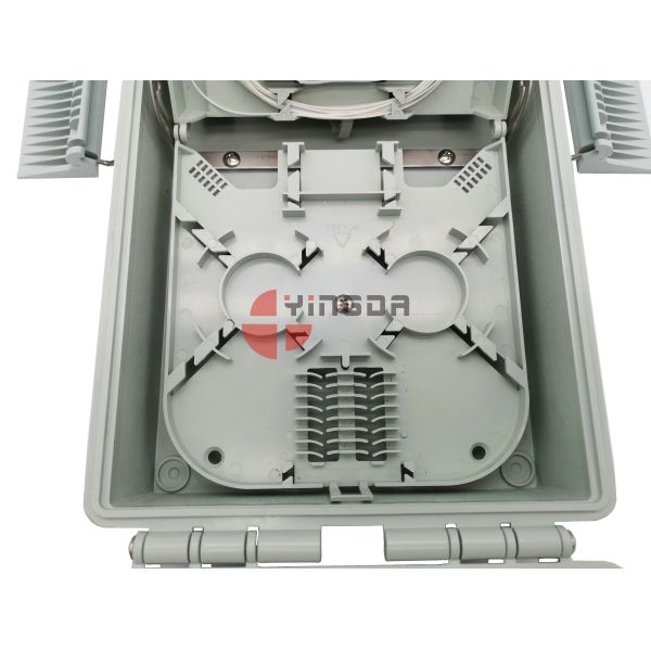 IP65 Outdoor Fiber Optic Splitter Box Wall Mount 16 Cores 1x8 Coupler ABS PC Material