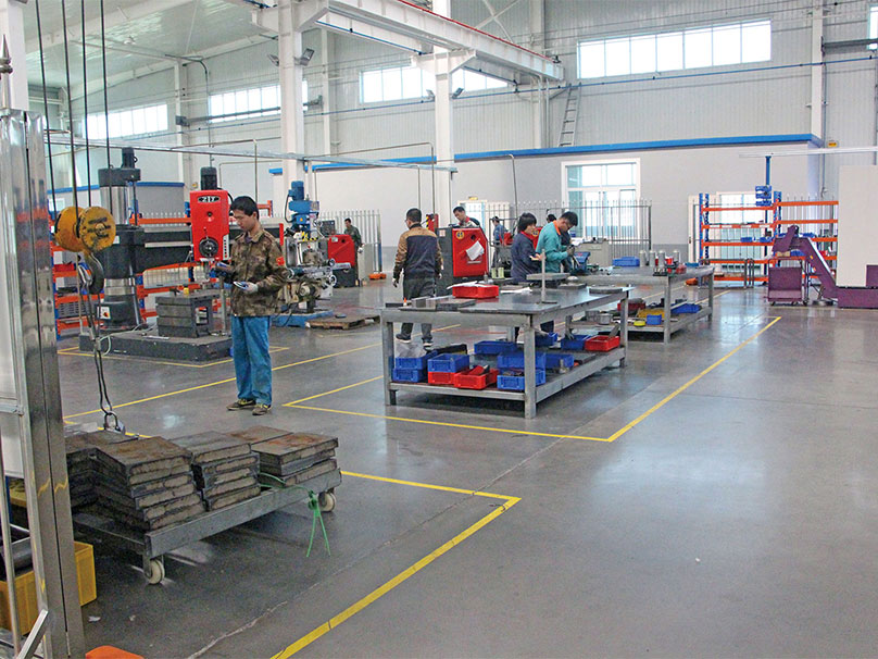 OE Car Fuel Filter For Toyota Isuzu Hino Trucks