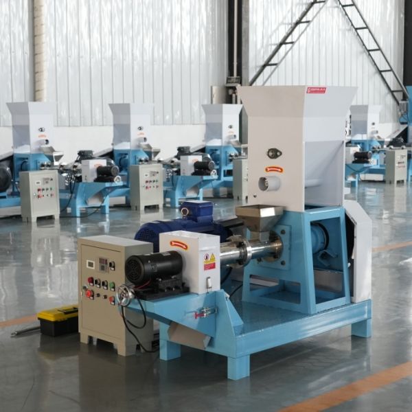 Коммерчески плавая машина 1470x1120x840mm лепешки питания рыб