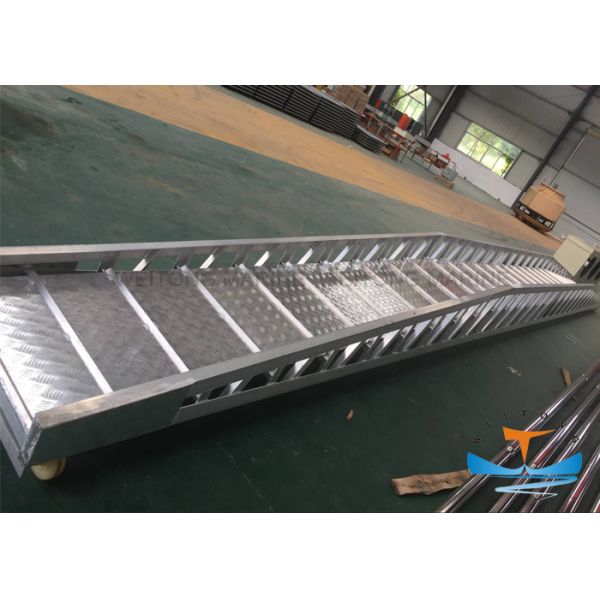 Gangway Marine Boat Ladders Anodized Surface JIS Standard With Safety Net