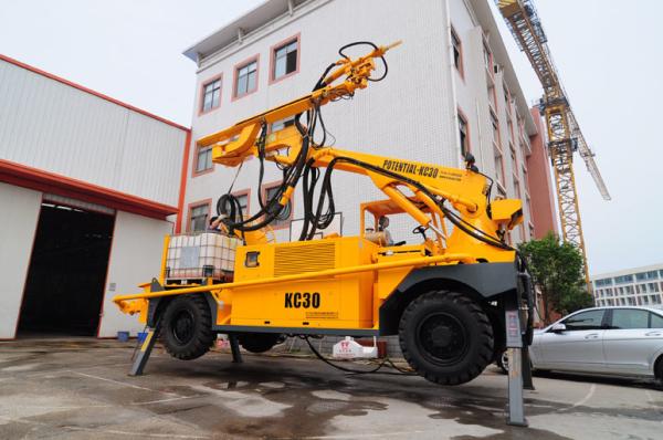 PLC Control Concrete Spraying Equipment 4 Wheel Drive KC3019 With Manipulator