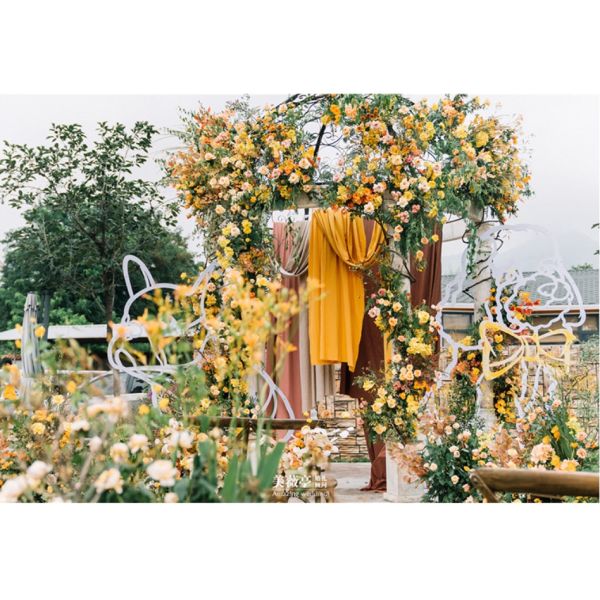 Decorative Vivid Artificial Campanula Branch Plastic Fabric For Wedding Stage