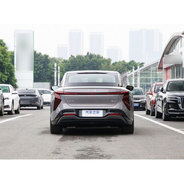 Чистый электромобиль Китай знаменитый бренд Hongqi EH7 2024 600 км Pro с 600 км дальностью и 4 дверей/5 мест Седан