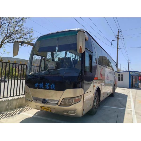 Подержанные двойные двери мест автобуса 47 герметизируя цвет кондиционера окна золотой использовали автобус ZK6107 Yutong