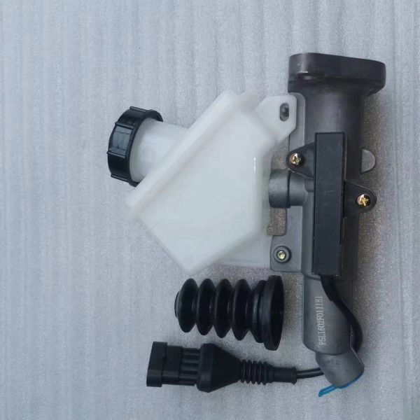 Truck Clutch Master Cylinder Kit 16020Q119001 for Agricultural Vehicles
