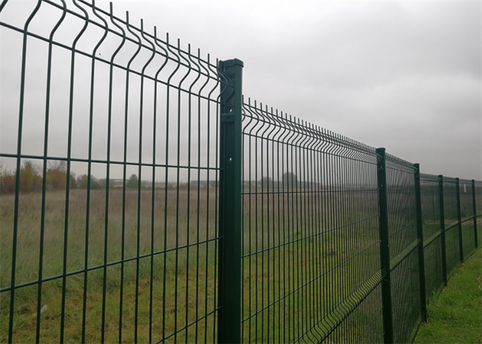 50*150mm Mesh Hole Galvanized 3D Security Fence For Airport Perimeter