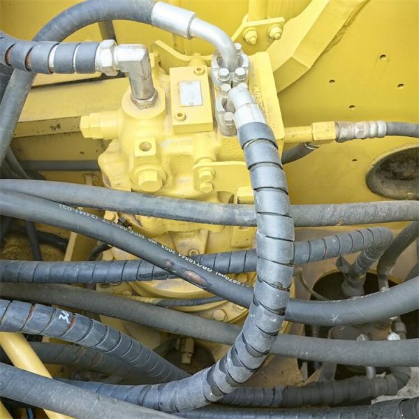 Оригинальный японский экскаватор Komatsu PC220-7 PC220 с оригинальным гидравлическим цилиндром