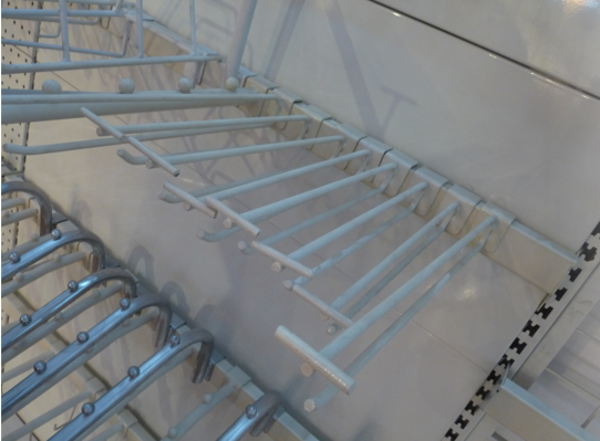 Адвокатура крюка пальто аксессуаров 1000mm белого супермаркета включая в набор отложенных изменений