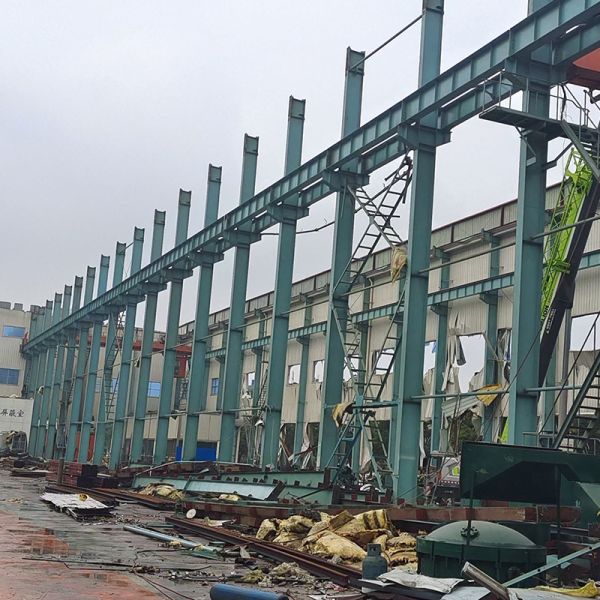 Customizable Steel Warehouse for Industrial Storage Prefab Design