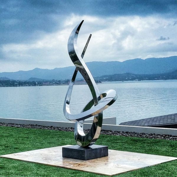 Giant Size Mirror Polish Contemporary Garden Sculptures / Outdoor Metal Art Sculpture