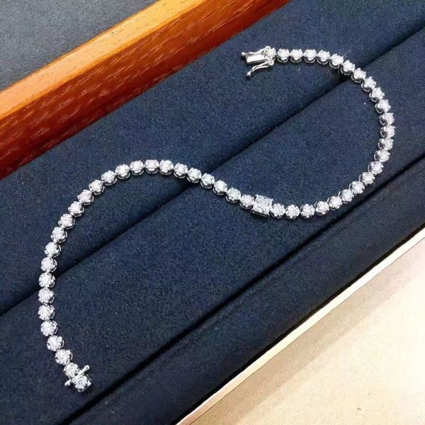 Round Shape Princess Cut Diamond Bracelet Decoration Must-Have with US Currency