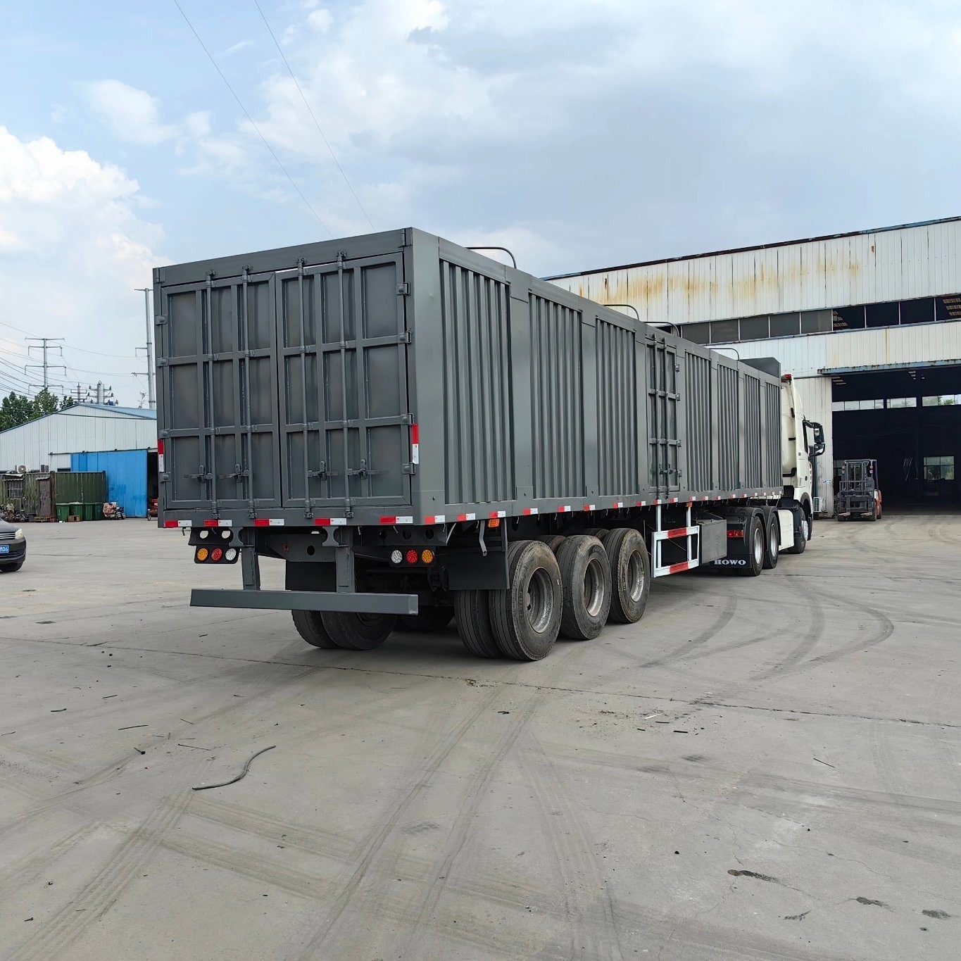 3/4 Axle Number Box Truck Half-Box Trailer with Cross Arm Type Suspension System